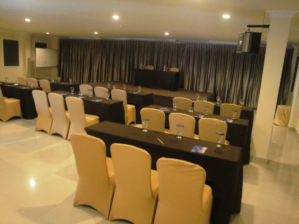 Ramayana Hotel Makassar Ngoại thất bức ảnh