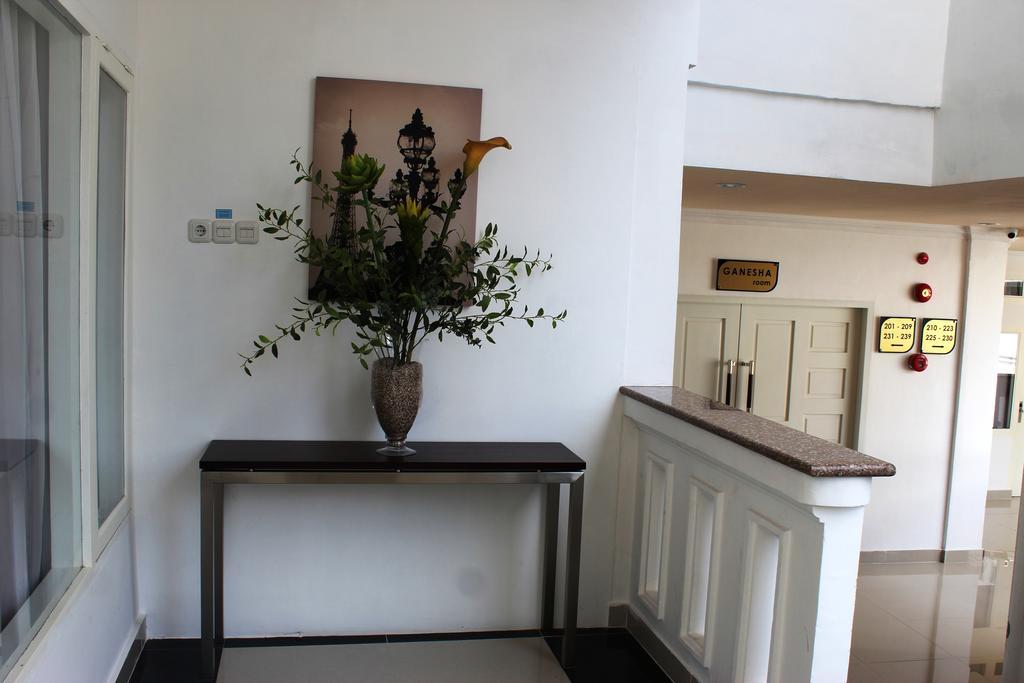 Ramayana Hotel Makassar Ngoại thất bức ảnh
