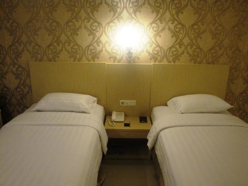 Ramayana Hotel Makassar Ngoại thất bức ảnh