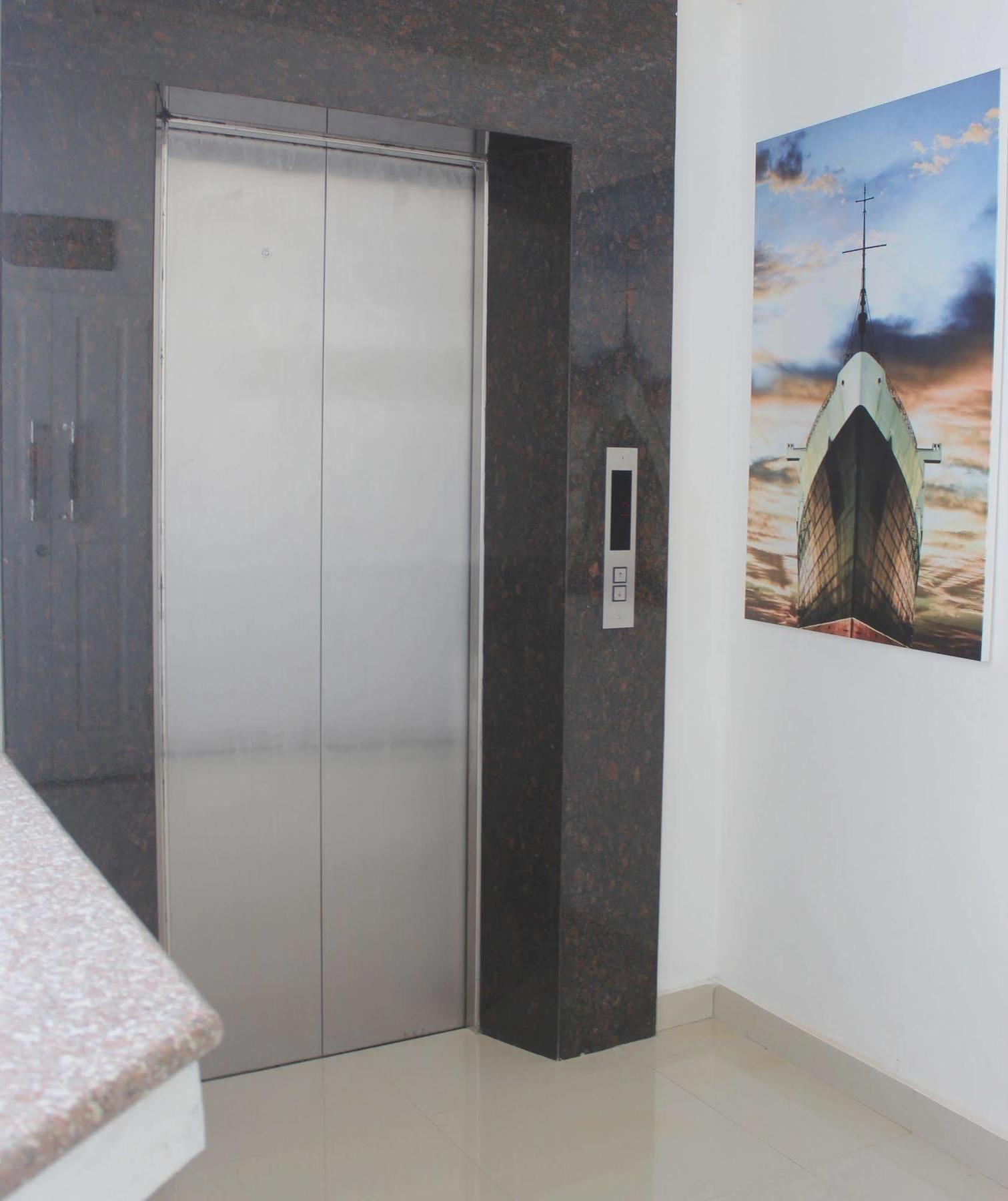 Ramayana Hotel Makassar Ngoại thất bức ảnh